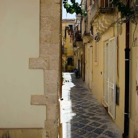 Ortigia Gæstehus 4*